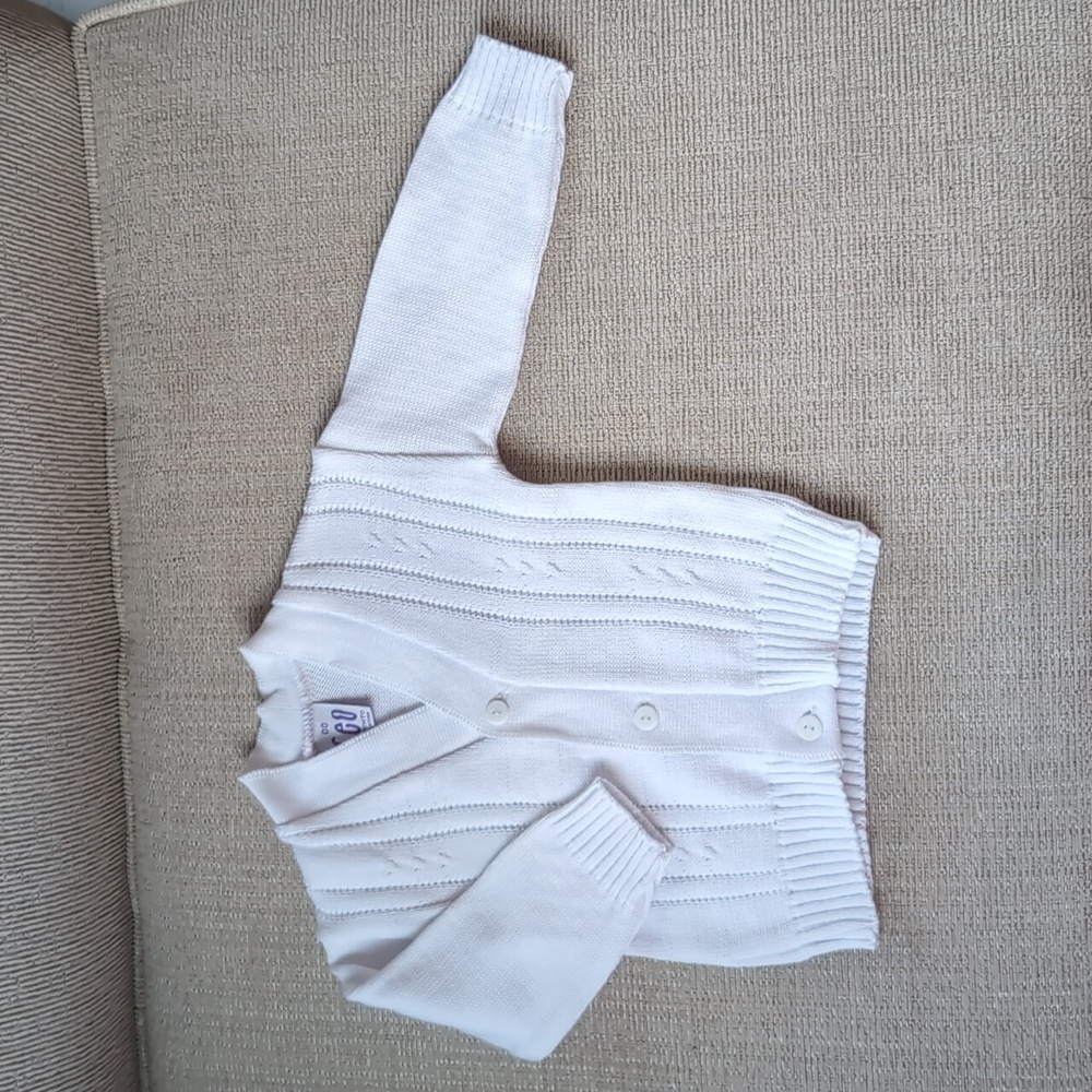 White 3 Button Cardigan 100% Cotton Made In Argentina Size 00 (3-6 months)